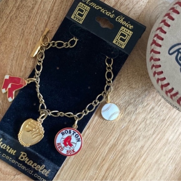 Peter David MLB Red Sox Charm Bracelet NEW enamel charms goldtone - Picture 1 of 9